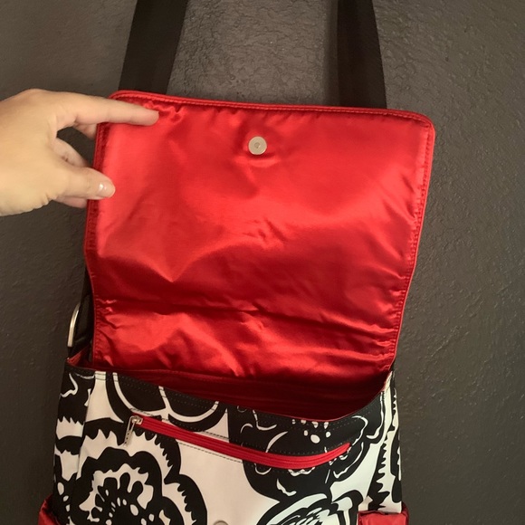 Onyx Blossoms Be Hip JuJuBe with Back Pack straps - Picture 2 of 7